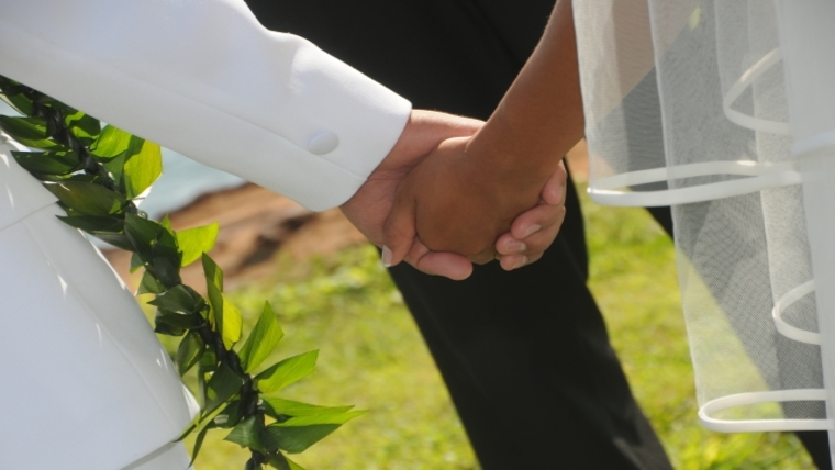 ハワイでの結婚写真は？業者の選びで外せないポイント５つ！